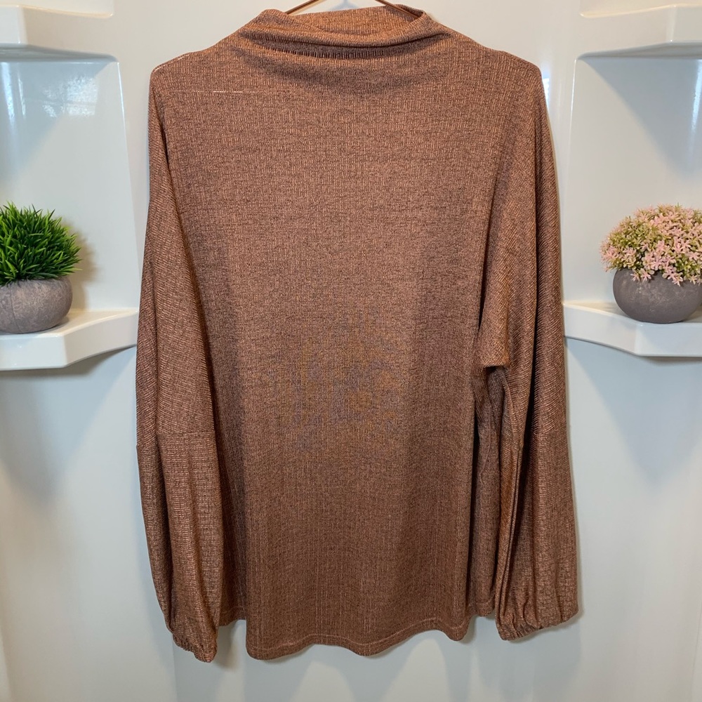 GimmickMock neck Drop shoulder Bubble sleeve top